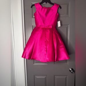 Dan Dan li: Brand new size 10 hot pink girls interview dress.